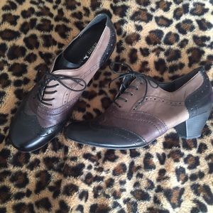 Comfy retro Remonte oxfords, worn once!